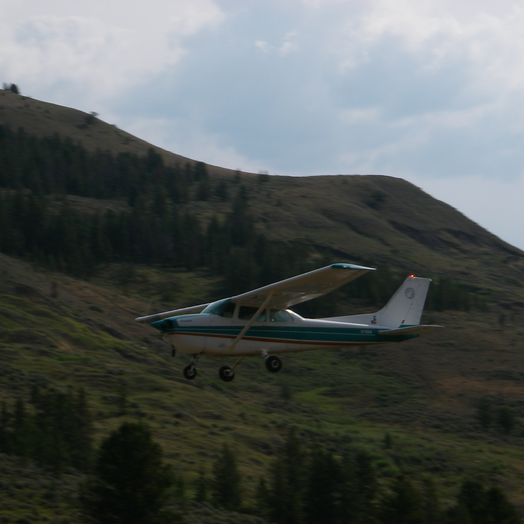 N739UK mountain flying [070714]