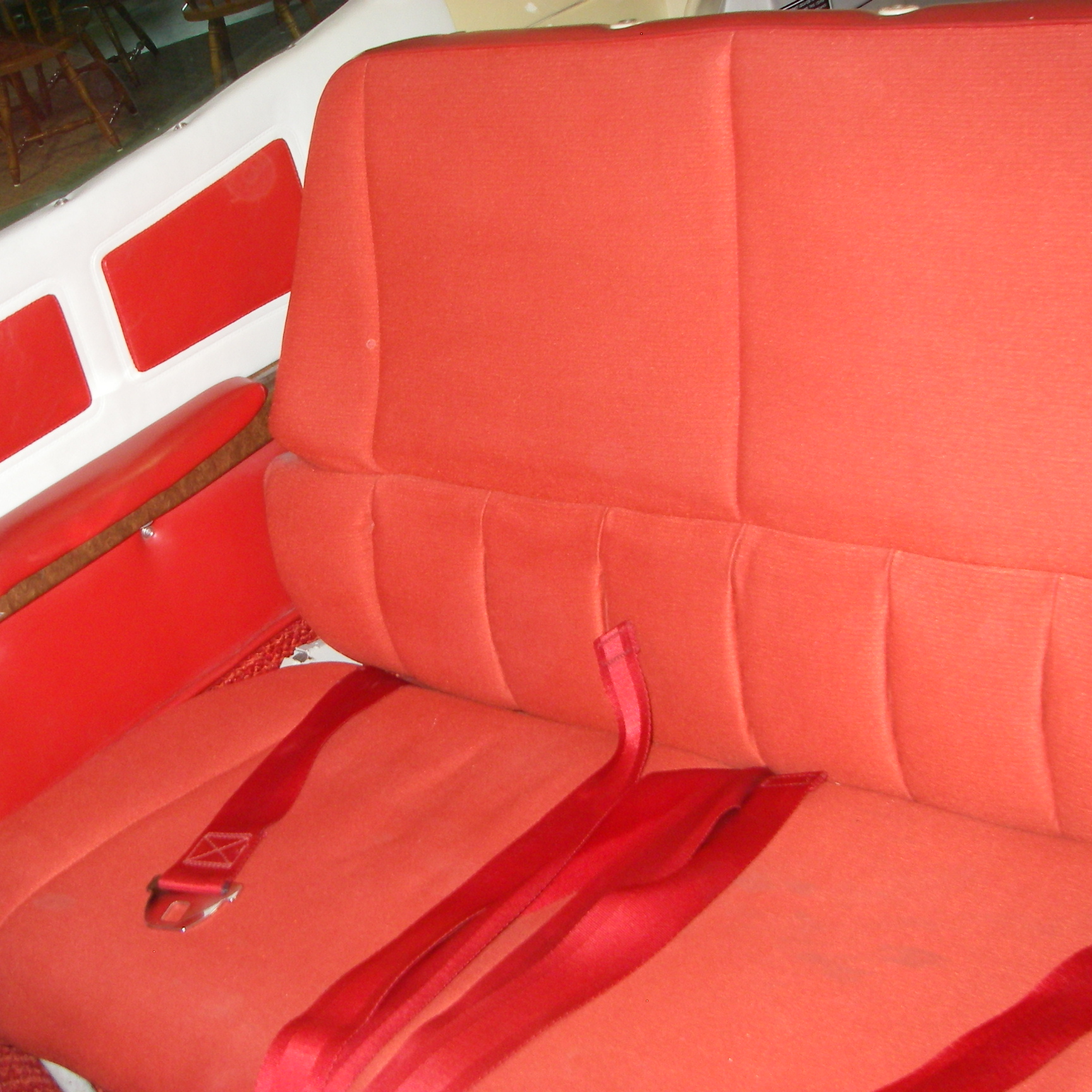 N758WM seats3