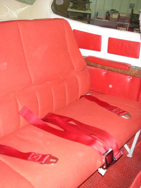 N758WM seats4