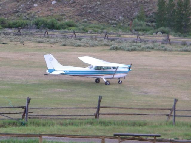 070714 N739UK at Nine Quarter Circle (1MT0)